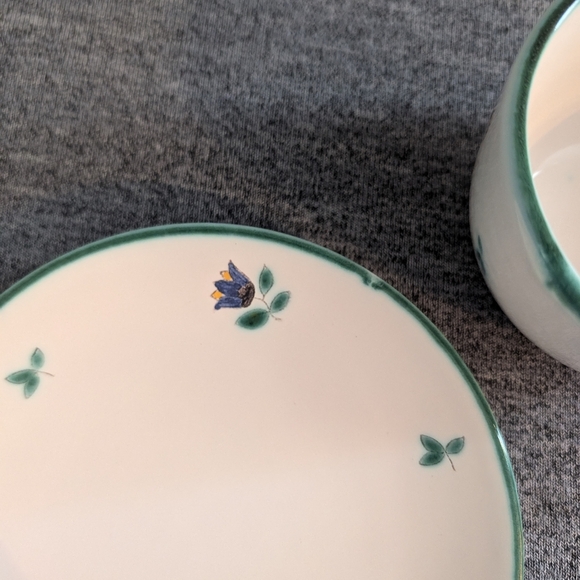 Gmundner Keramik Scattered Flowers/Streublumen Cup & Saucer, VG - Picture 4 of 6